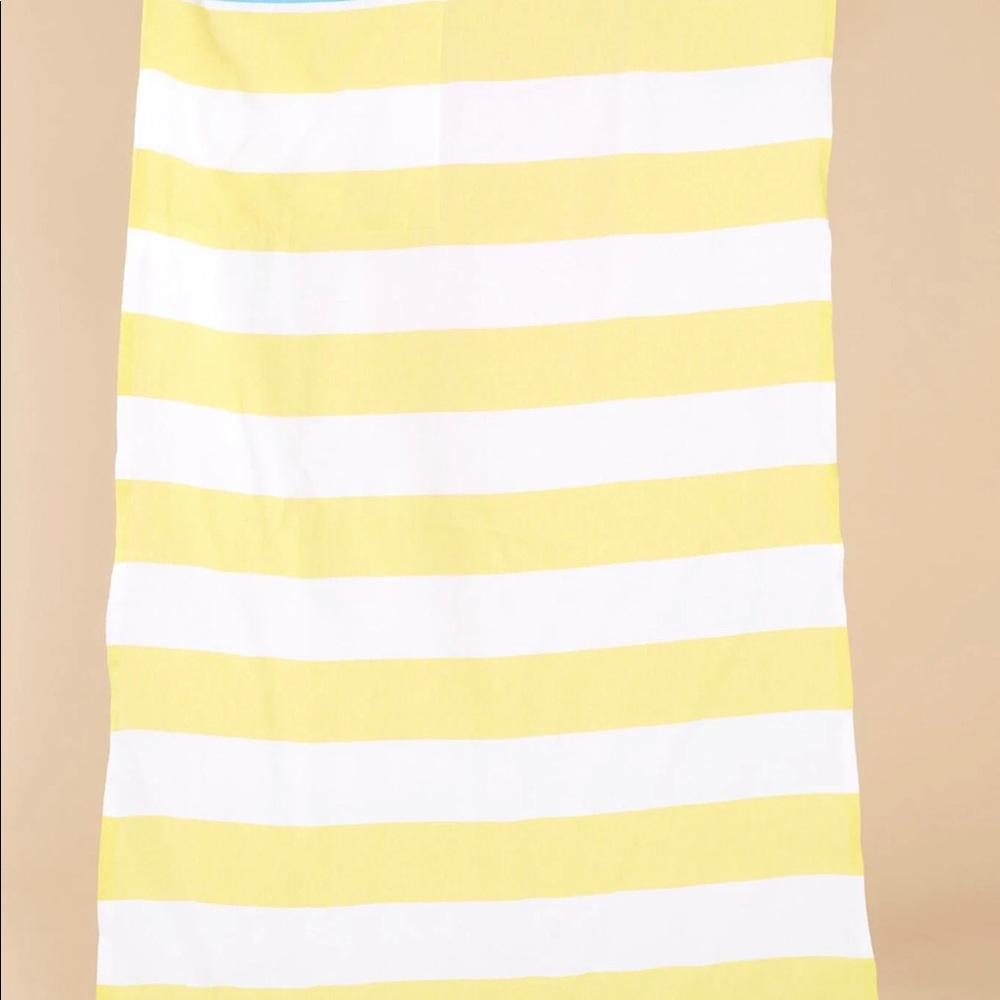 Red Dress Boutique beach bag! - Picture 2 of 5